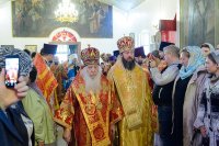 3-Епископ Амфилохий сослужил митрополиту Александру за Литургией в Михайло-Архангельском соборе Уральска