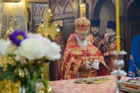 16-Епископ Амфилохий сослужил митрополиту Александру за Литургией в Михайло-Архангельском соборе Уральска
