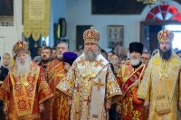 17-Епископ Амфилохий сослужил митрополиту Александру за Литургией в Михайло-Архангельском соборе Уральска