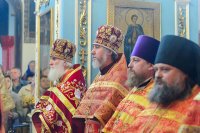 23-Епископ Амфилохий сослужил митрополиту Александру за Литургией в Михайло-Архангельском соборе Уральска