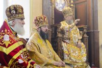 31-Епископ Амфилохий сослужил митрополиту Александру за Литургией в Михайло-Архангельском соборе Уральска