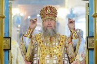 32-Епископ Амфилохий сослужил митрополиту Александру за Литургией в Михайло-Архангельском соборе Уральска
