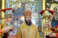 48-Епископ Амфилохий сослужил митрополиту Александру за Литургией в Михайло-Архангельском соборе Уральска