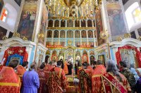 57-Епископ Амфилохий сослужил митрополиту Александру за Литургией в Михайло-Архангельском соборе Уральска