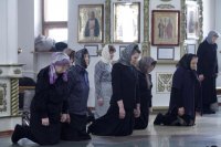 9-В Андреевском кафедральном соборе совершена первая в наступившем Великом посту Литургия Преждеосвященных Даров