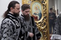 16-В Андреевском кафедральном соборе совершена первая в наступившем Великом посту Литургия Преждеосвященных Даров