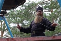 3-«Яко необоримую стену и источник чудес..». Божественная Литургия архиерейским чином на Святом Ключе