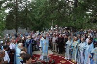 22-«Яко необоримую стену и источник чудес..». Божественная Литургия архиерейским чином на Святом Ключе