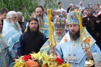 30-«Яко необоримую стену и источник чудес..». Божественная Литургия архиерейским чином на Святом Ключе