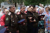 38-«Яко необоримую стену и источник чудес..». Божественная Литургия архиерейским чином на Святом Ключе
