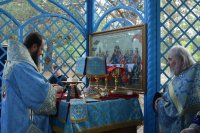 42-«Яко необоримую стену и источник чудес..». Божественная Литургия архиерейским чином на Святом Ключе