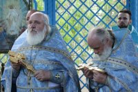 43-«Яко необоримую стену и источник чудес..». Божественная Литургия архиерейским чином на Святом Ключе