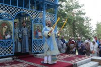 49-«Яко необоримую стену и источник чудес..». Божественная Литургия архиерейским чином на Святом Ключе