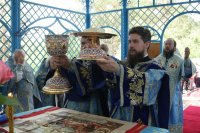 52-«Яко необоримую стену и источник чудес..». Божественная Литургия архиерейским чином на Святом Ключе