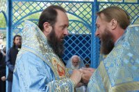 60-«Яко необоримую стену и источник чудес..». Божественная Литургия архиерейским чином на Святом Ключе
