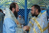 61-«Яко необоримую стену и источник чудес..». Божественная Литургия архиерейским чином на Святом Ключе