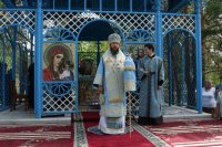 74-«Яко необоримую стену и источник чудес..». Божественная Литургия архиерейским чином на Святом Ключе