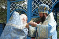 78-«Яко необоримую стену и источник чудес..». Божественная Литургия архиерейским чином на Святом Ключе