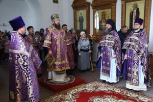 Божественная Литургия Преждеосвященных Даров в Свято-Троицком крепостном соборе города Усть-Каменогорска