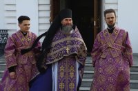 5-Божественная Литургия Преждеосвященных Даров в Свято-Троицком крепостном соборе города Усть-Каменогорска