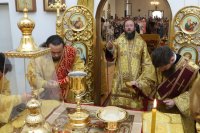 23-В Неделю 4-ю по Пятидесятнице епископ Амфилохий совершил Божественную Литургию в главном храме Рудного Алтая