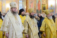 12-Глава Православной Церкви Казахстана и архипастыри Митрополичьего округа совершили воскресную Литургию в главном храме страны