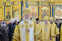 17-Глава Православной Церкви Казахстана и архипастыри Митрополичьего округа совершили воскресную Литургию в главном храме страны