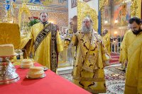 27-Глава Православной Церкви Казахстана и архипастыри Митрополичьего округа совершили воскресную Литургию в главном храме страны