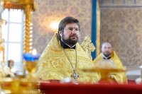 30-Глава Православной Церкви Казахстана и архипастыри Митрополичьего округа совершили воскресную Литургию в главном храме страны