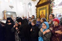 24-Епископ Амфилохий принял участие в праздновании в честь Феодоровской иконы Пресвятой Богородицы в Алма-Ате