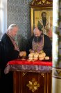 1-В субботу по Воздвижении епископ Амфилохий молился в Матронинском храме Иверско-Серафимовского монастыря Алма-Аты