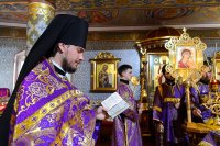 3-В субботу по Воздвижении епископ Амфилохий молился в Матронинском храме Иверско-Серафимовского монастыря Алма-Аты
