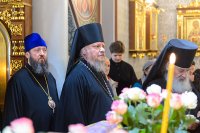 17-В субботу по Воздвижении епископ Амфилохий молился в Матронинском храме Иверско-Серафимовского монастыря Алма-Аты