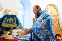 1-В день памяти евангелиста Луки митрополит Александр совершил Божественную Литургию в старейшем храме города Усть-Каменогорска 