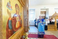 8-В день памяти евангелиста Луки митрополит Александр совершил Божественную Литургию в старейшем храме города Усть-Каменогорска 