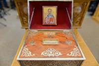 13-В день памяти евангелиста Луки митрополит Александр совершил Божественную Литургию в старейшем храме города Усть-Каменогорска 