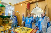 14-В день памяти евангелиста Луки митрополит Александр совершил Божественную Литургию в старейшем храме города Усть-Каменогорска 