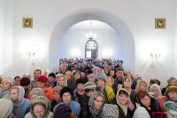 19-В день памяти евангелиста Луки митрополит Александр совершил Божественную Литургию в старейшем храме города Усть-Каменогорска 