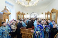 22-В день памяти евангелиста Луки митрополит Александр совершил Божественную Литургию в старейшем храме города Усть-Каменогорска 