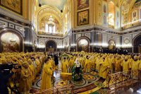 1-В 10-ю годовщину интронизации Святейшего Патриарха Кирилла в Храме Христа Спасителя совершена Литургия с участием Предстоятелей и представителей Поместных Церквей