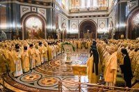 2-В 10-ю годовщину интронизации Святейшего Патриарха Кирилла в Храме Христа Спасителя совершена Литургия с участием Предстоятелей и представителей Поместных Церквей