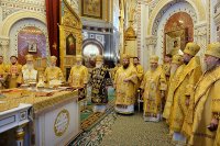 5-В 10-ю годовщину интронизации Святейшего Патриарха Кирилла в Храме Христа Спасителя совершена Литургия с участием Предстоятелей и представителей Поместных Церквей