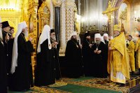 8-В 10-ю годовщину интронизации Святейшего Патриарха Кирилла в Храме Христа Спасителя совершена Литургия с участием Предстоятелей и представителей Поместных Церквей
