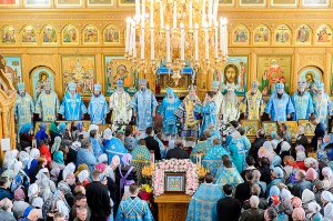 Епископ Амфилохий принял участие в торжествах в память 15-летия Собора новомучеников и исповедников Казахстанских и принесения в Алма-Аты Курской-Коренной иконы Божией Матери "Знамение" 