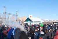 6-Рождественские народные гуляния на соборной площади главного храма Восточного Казахстана