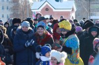 21-Рождественские народные гуляния на соборной площади главного храма Восточного Казахстана