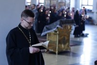 3-Начало чтения Великого покаянного канона в главном храме Рудного Алтая