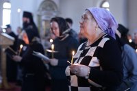 11-Начало чтения Великого покаянного канона в главном храме Рудного Алтая
