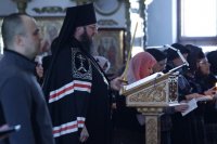 10-Епископ Амфилохий совершил чтение третьей части Великого покаянного канона в Андреевском кафедральном соборе