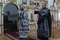 14-Первая Божественная Литургия Преждеосвященных Даров совершена в Андреевском кафедральном соборе